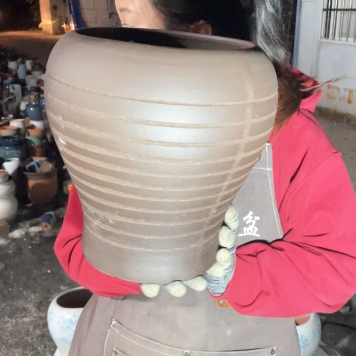 花盆紫砂口20高28瑕疵瑕疵