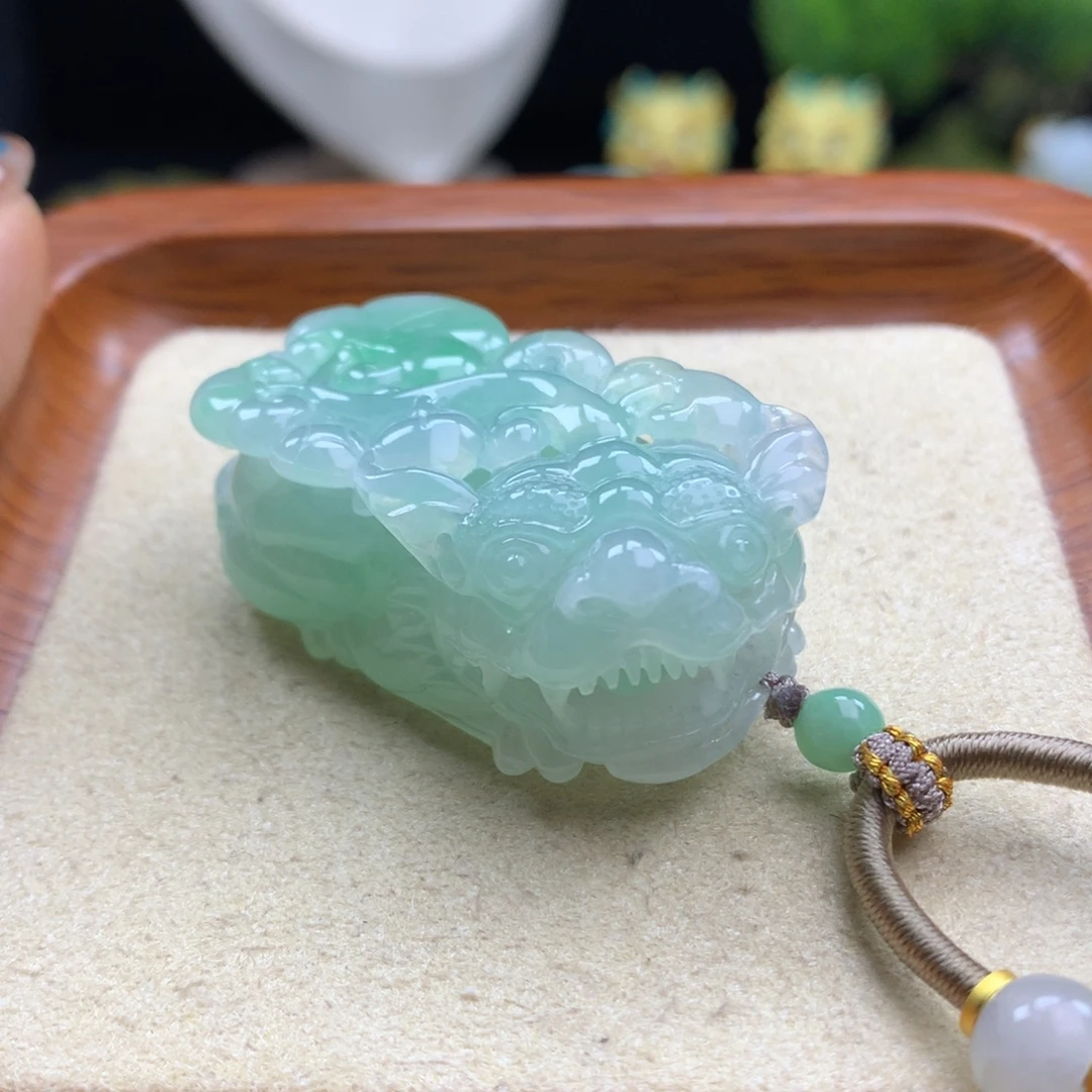 翡翠未镶嵌颈饰25