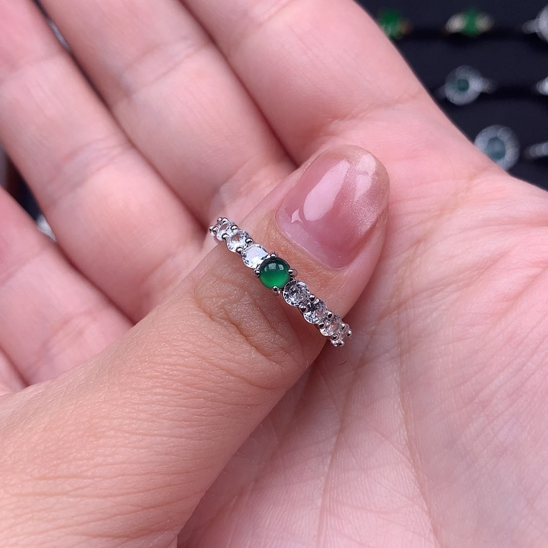 焱****翡翠银S925镶嵌戒指