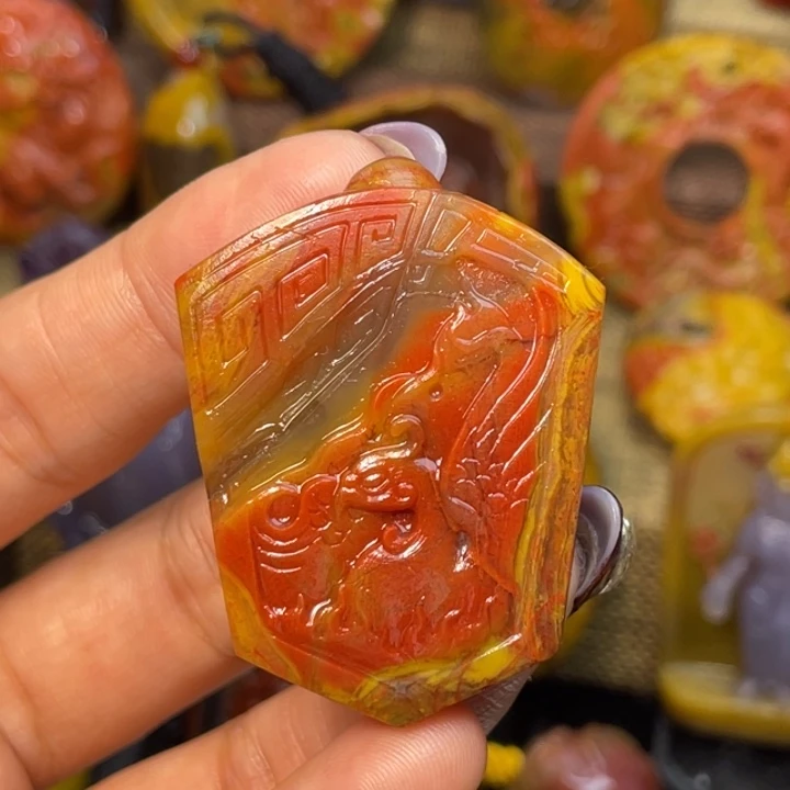 玛瑙/玉髓未镶嵌珠宝奇石北票仿古龙凤盾牌2600米