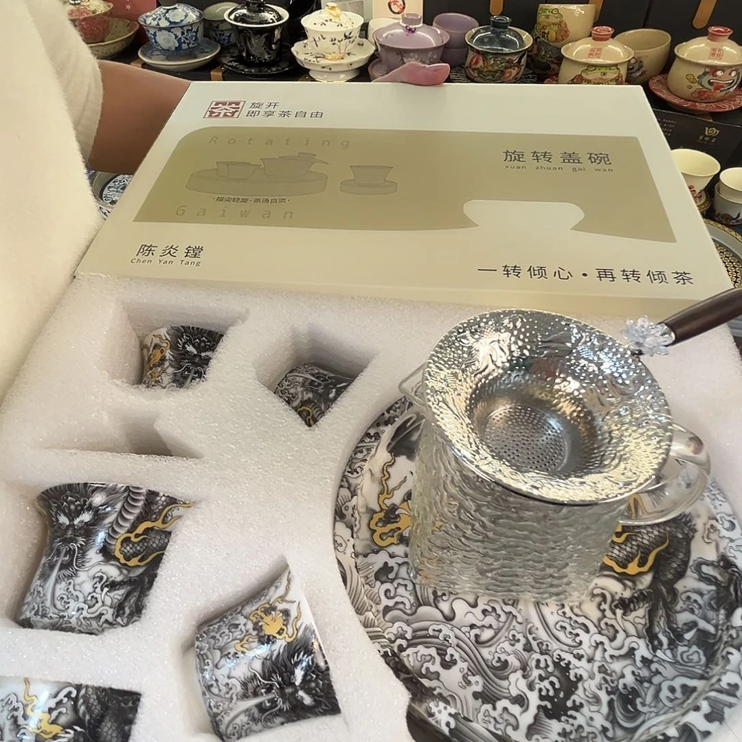 这些盖碗很漂亮！！！