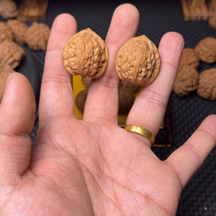 吊坠文玩核桃小金鱼