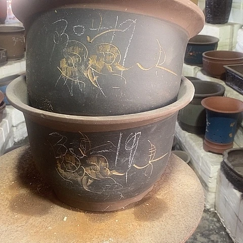 中国宜兴紫砂花盆，