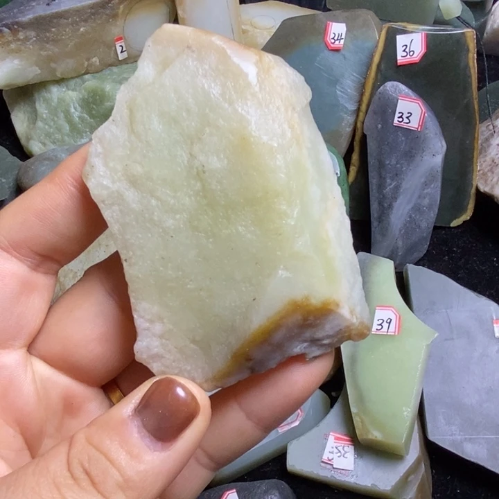 和田玉（糖玉）未镶嵌挂件