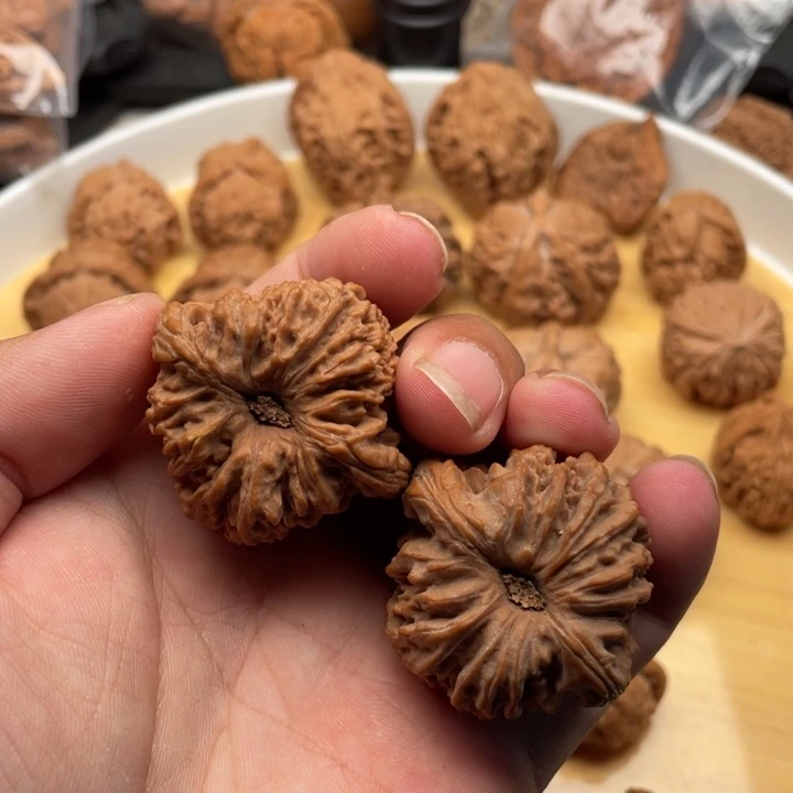 文玩核桃把件用****1文玩核桃手把件