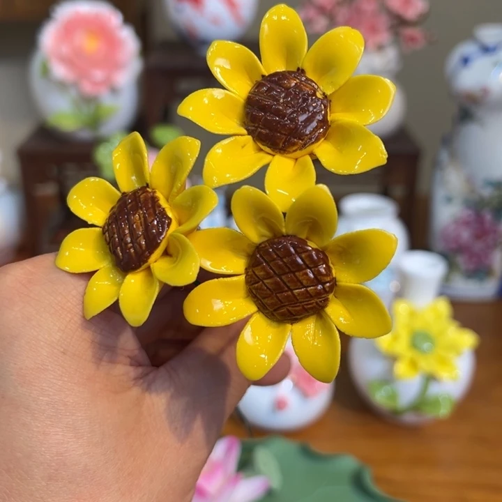 手工精致陶瓷摆件