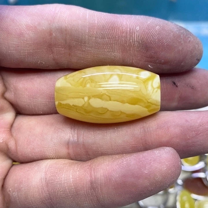 蜜蜡裸石未镶嵌珠