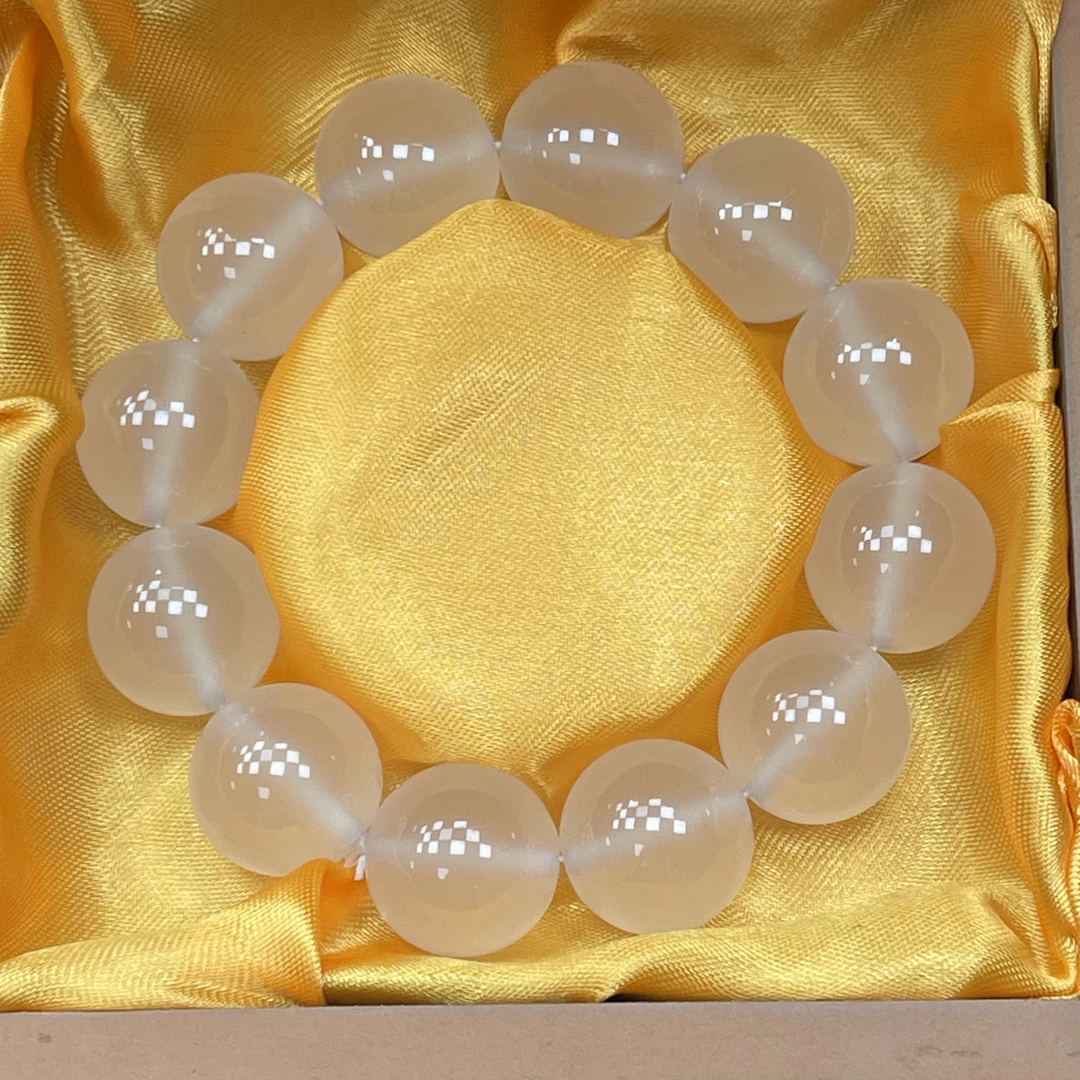 YW045白樱花菩提精品手串（无礼盒）