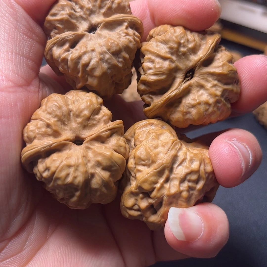 文玩核桃吊坠两对蛤蟆头 不退换