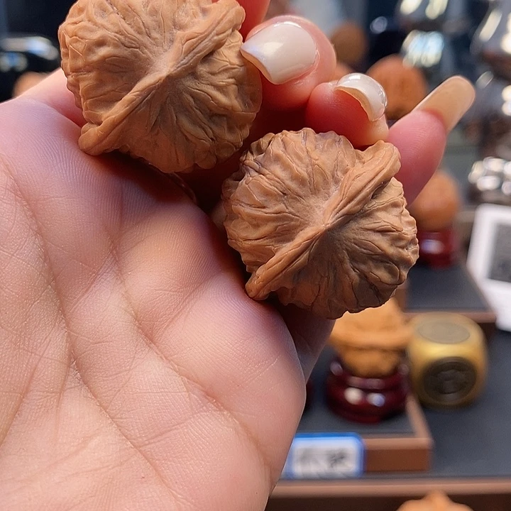 李***༅文玩核桃吊坠核桃