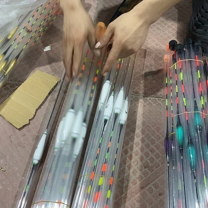 白色电子鱼漂随机发4根送一根黄漂