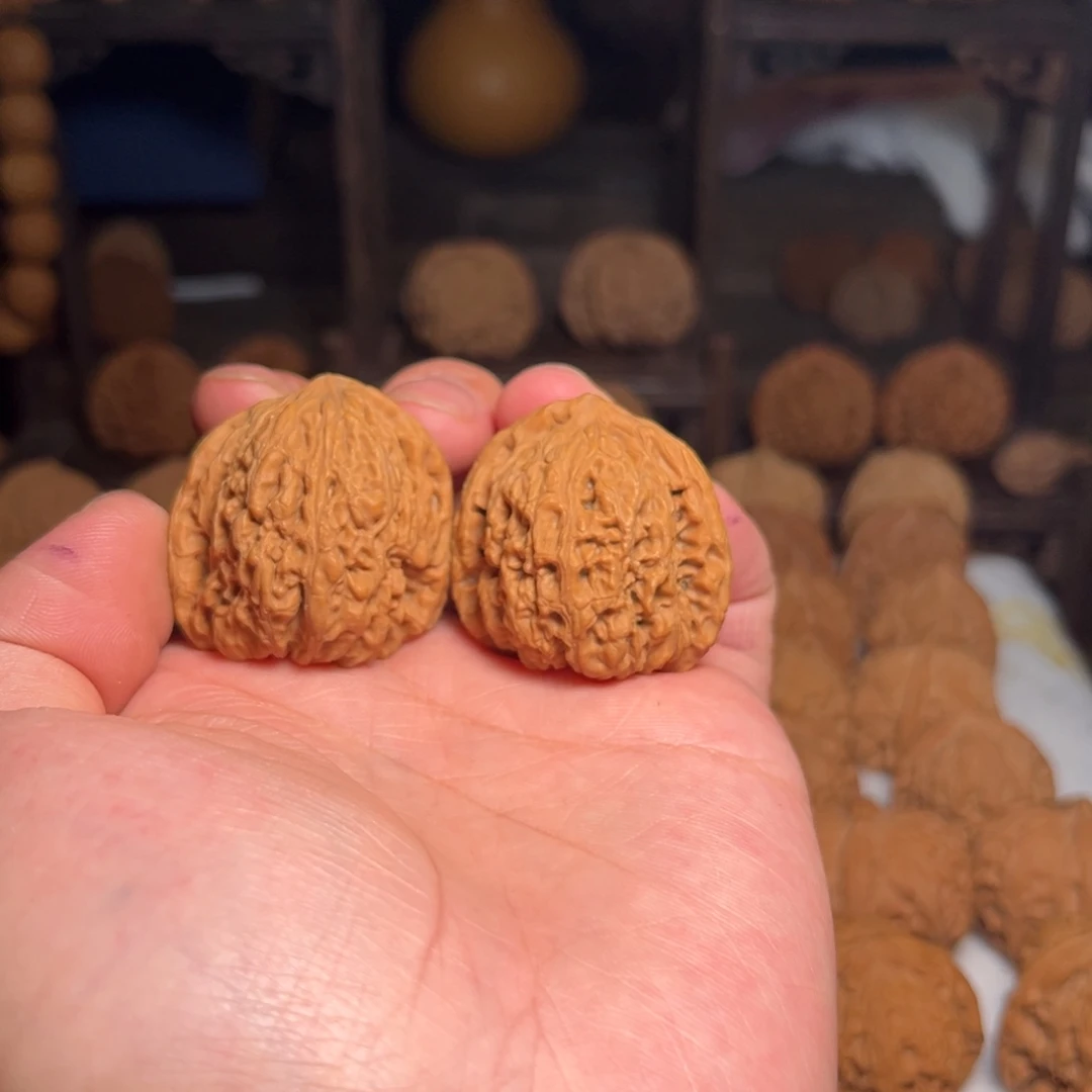 6***.大叶紫檀（黑酸枝木类）南疆石