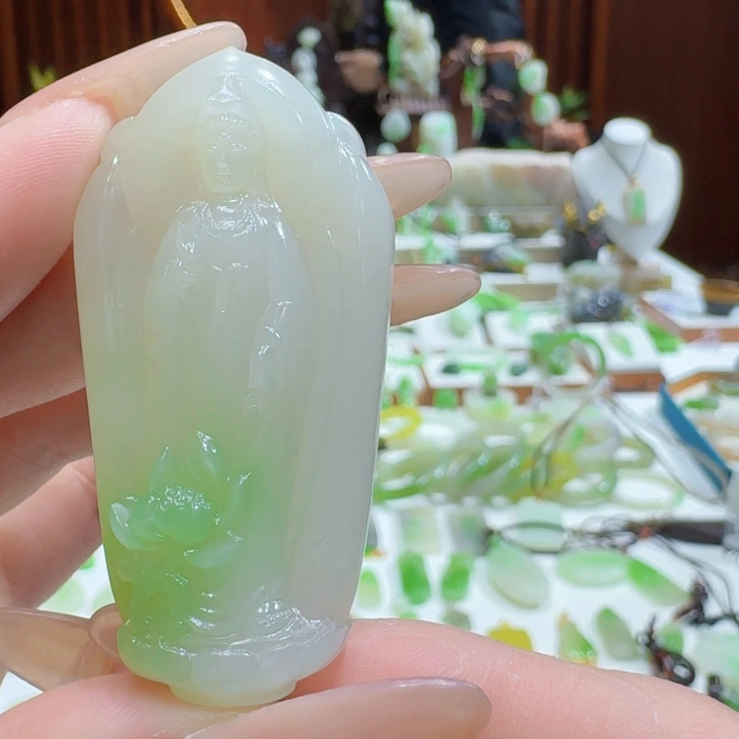 和田玉翠青莲花观音未镶嵌