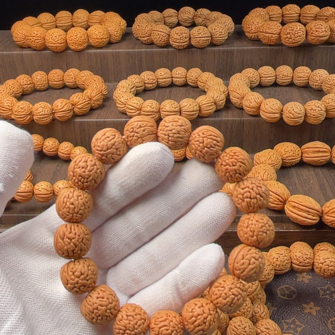 桃核吊坠盘龙精品