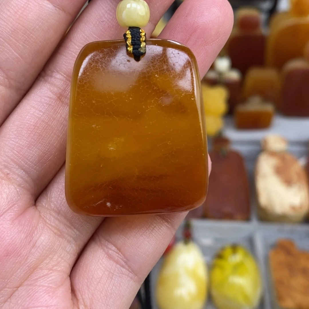 蜜蜡未镶嵌珠宝奇石