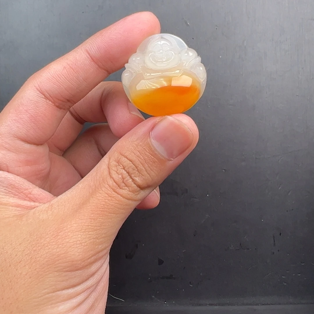 石英质玉（黄龙玉）未镶嵌颈饰