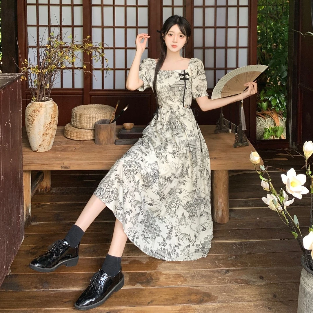 大码2024夏季女装新中式复古油墨画方领连衣裙收腰显瘦盘扣长裙仙
