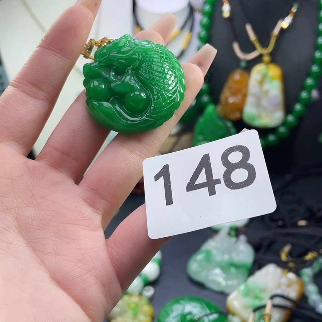 翡翠未镶嵌吊坠(赠链)