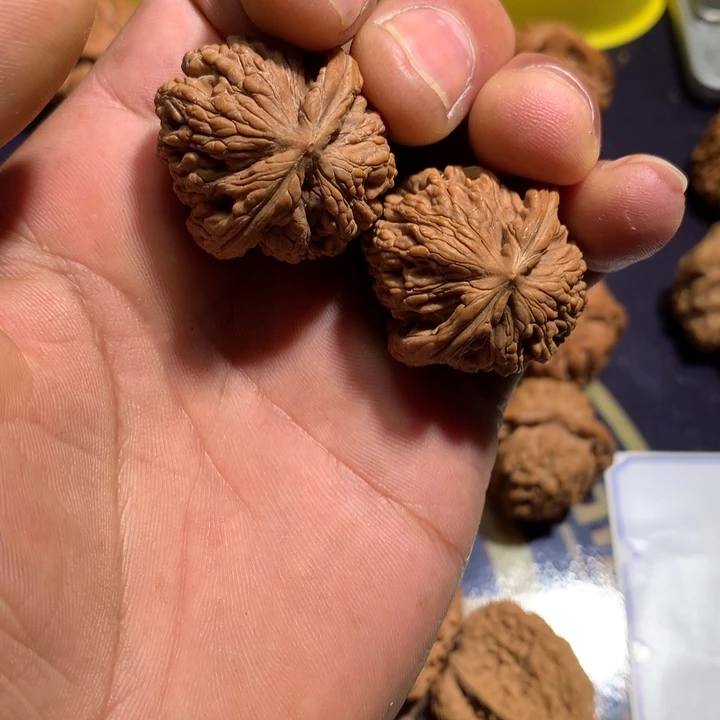 文玩核桃吊坠麦虎31