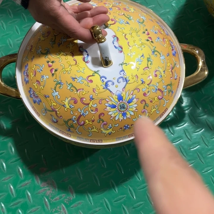 瓷片汤锅一个瑕疵