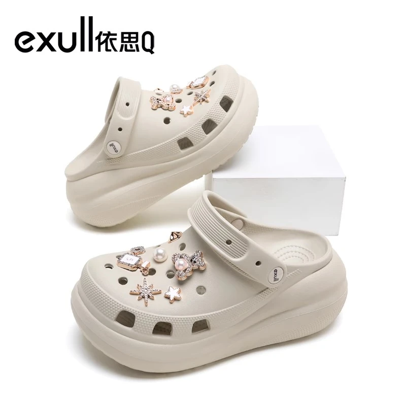 依思q泡芙洞洞鞋女厚底增高踩屎感包头休闲时尚防滑海边沙滩凉拖