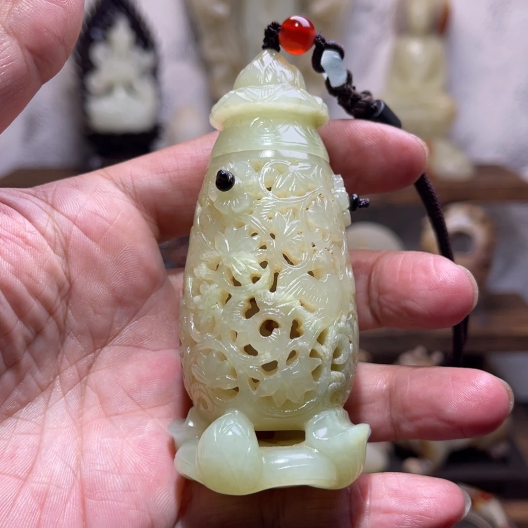 和田玉未镶嵌把件张*豪