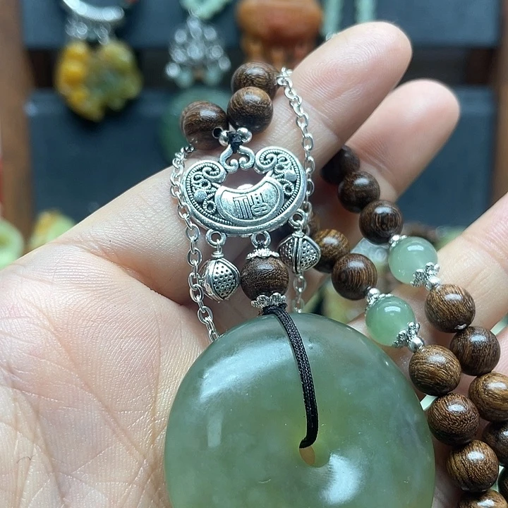 未镶嵌蛇纹石玉颈饰