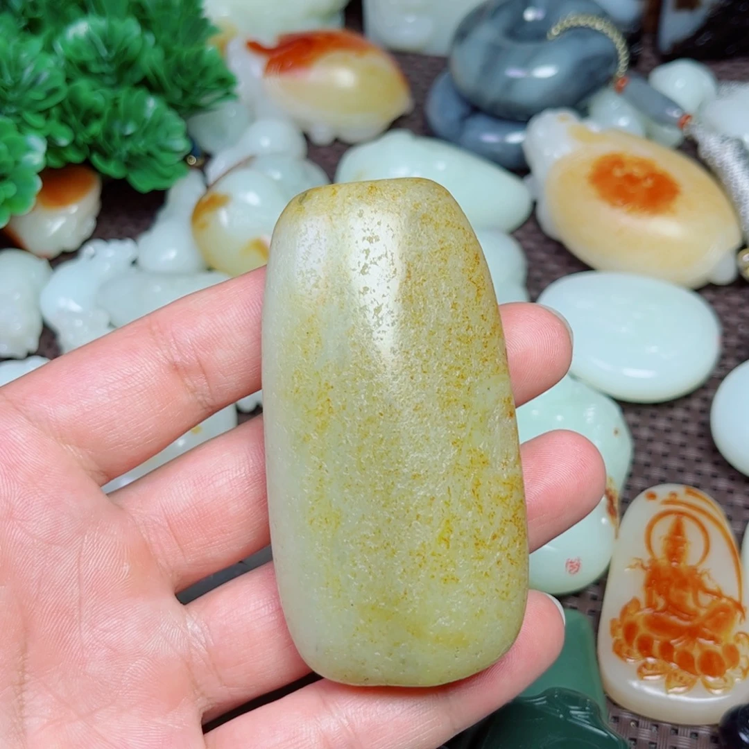 和田玉（糖玉）未镶嵌颈饰