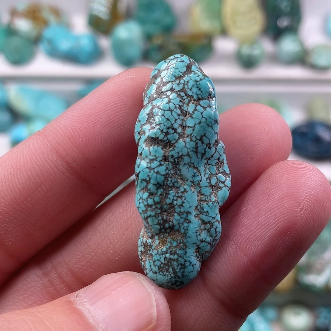 绿松石未镶嵌颈饰