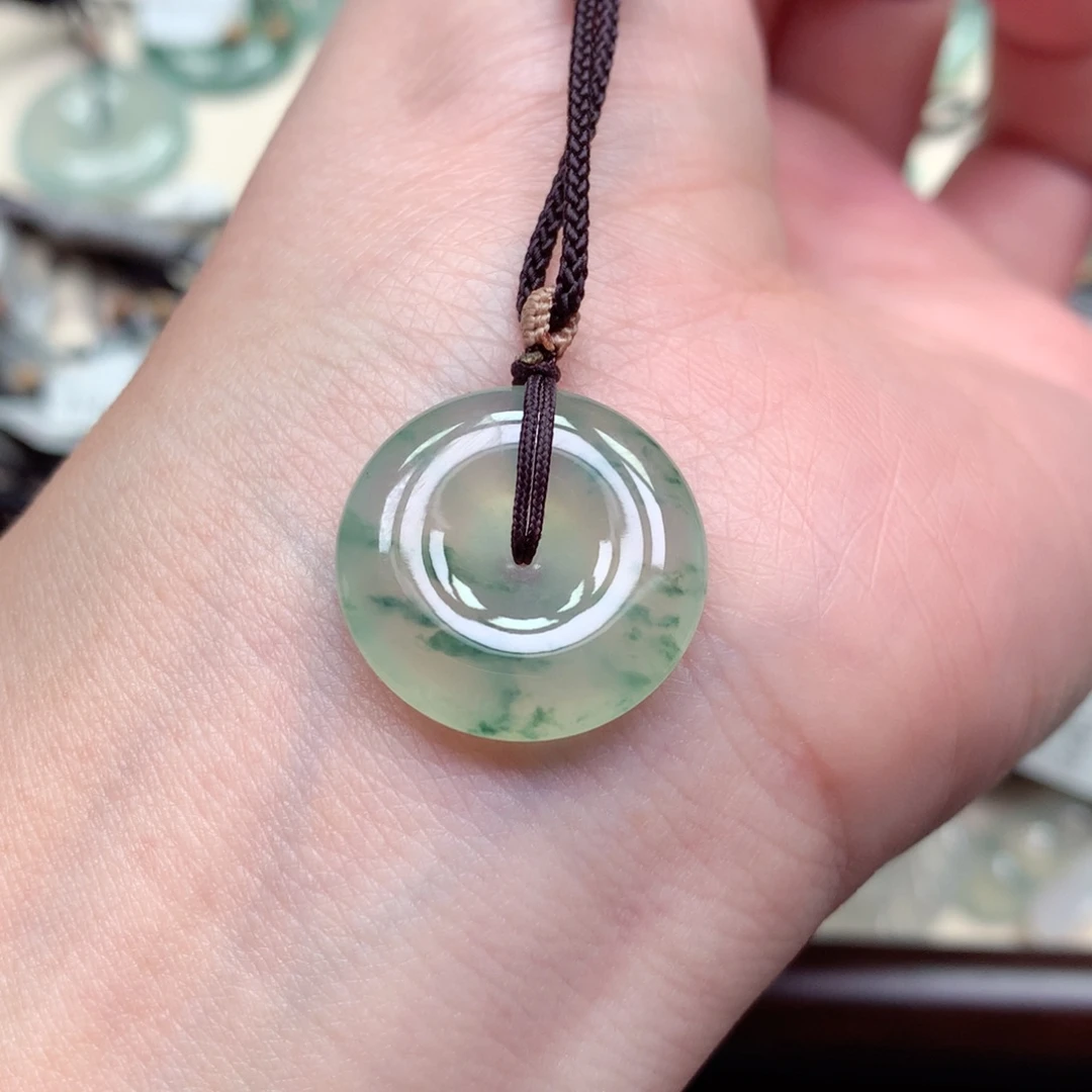 翡翠未镶嵌颈饰扣子