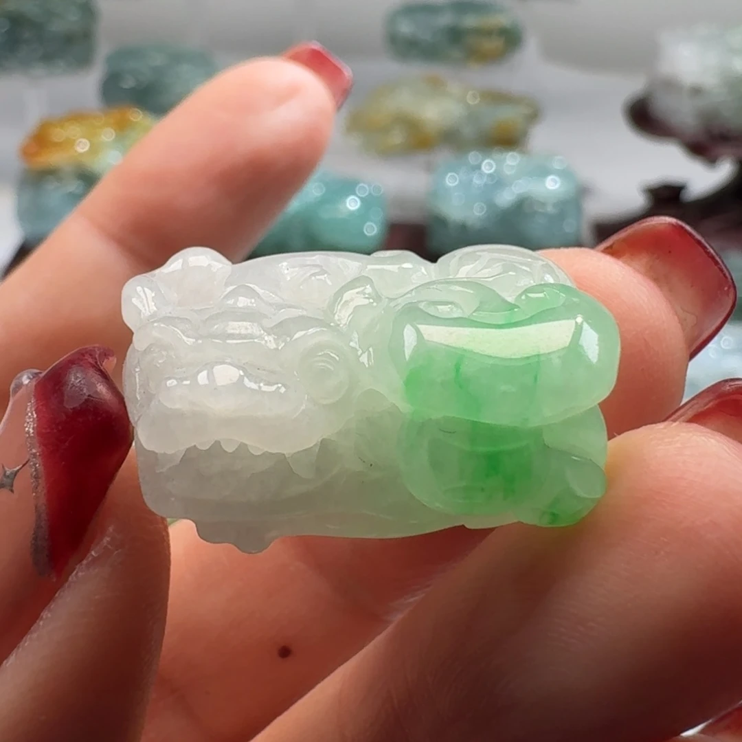 定制翡翠未镶嵌貔貅