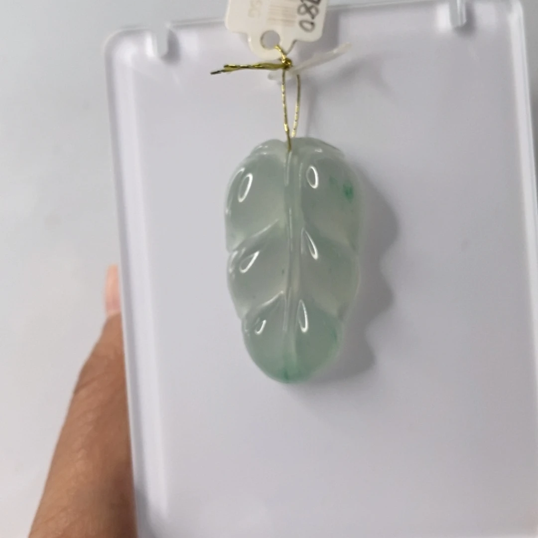 石英质玉未镶嵌颈饰