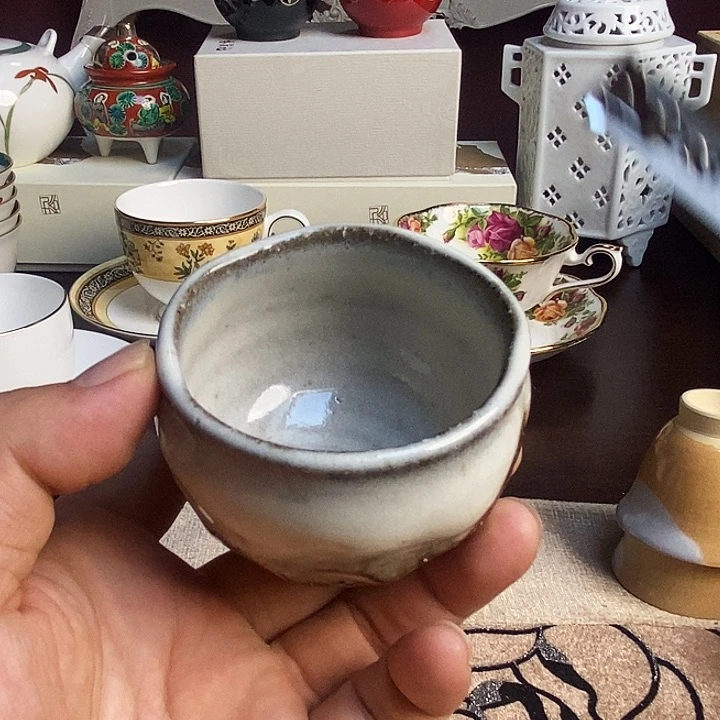 瓷片一个好看的小杯啊