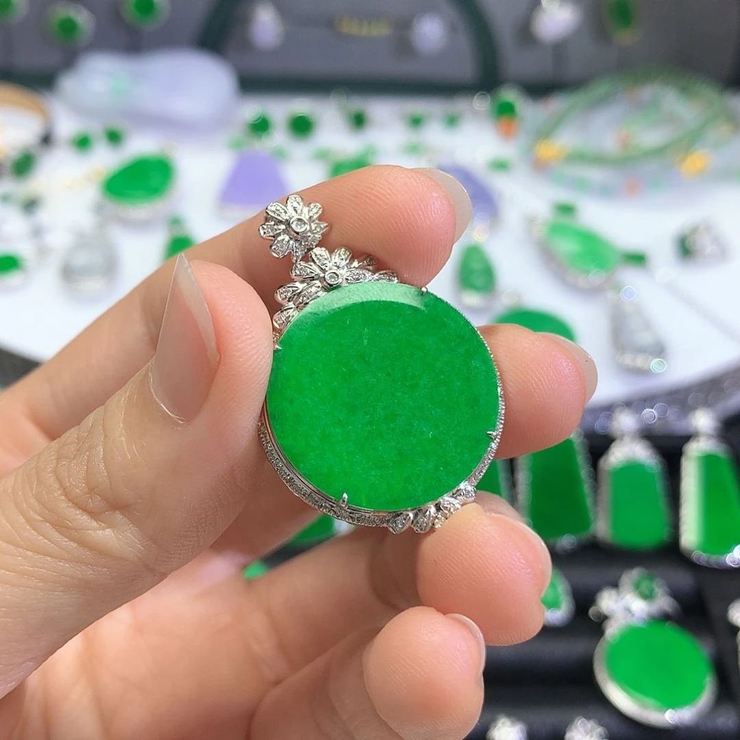 吊坠(不含链)18K金镶嵌翡翠吊坠