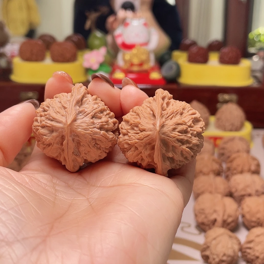 文玩核桃吊坠金牛