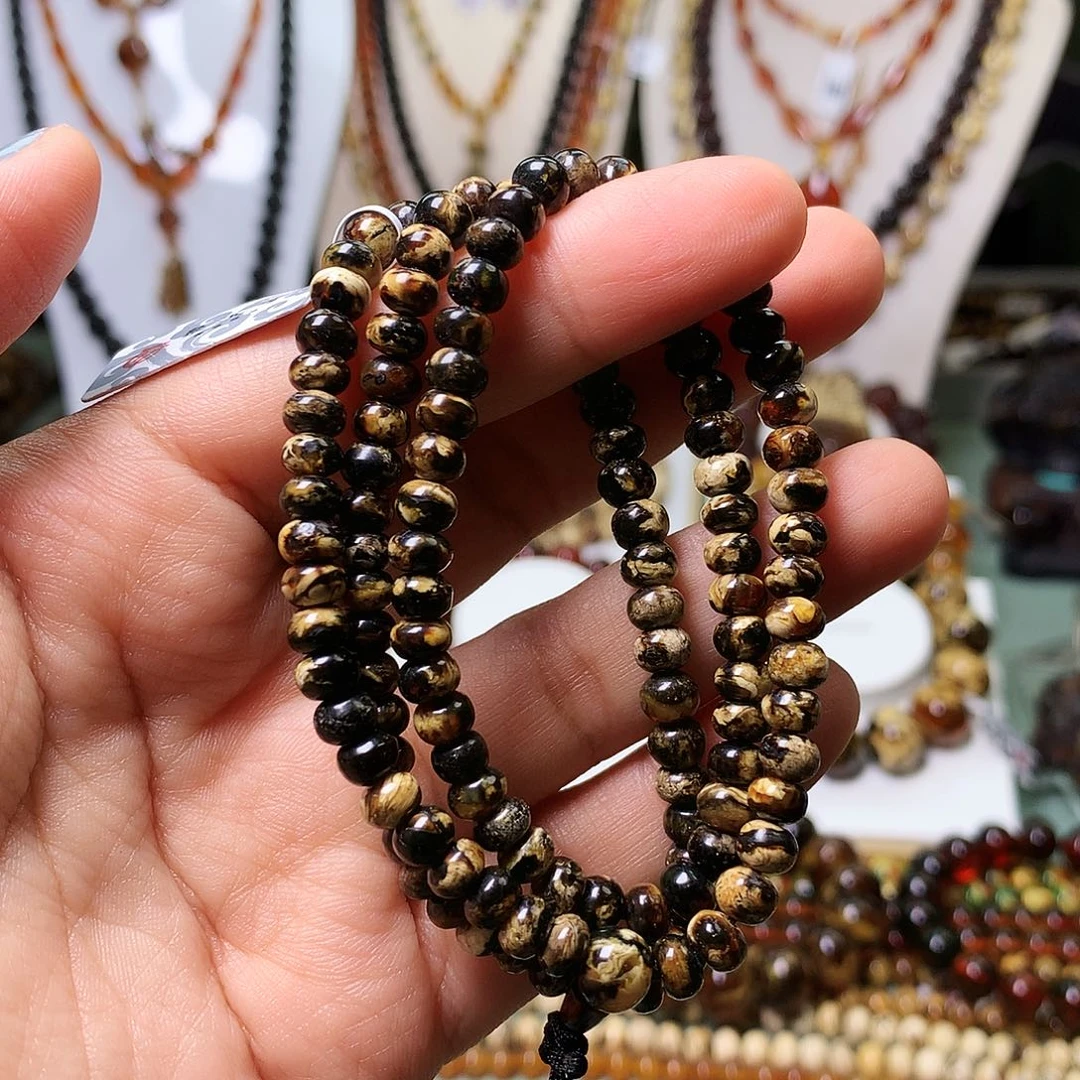 幸***乐琥珀未镶嵌裸石抚顺琥珀