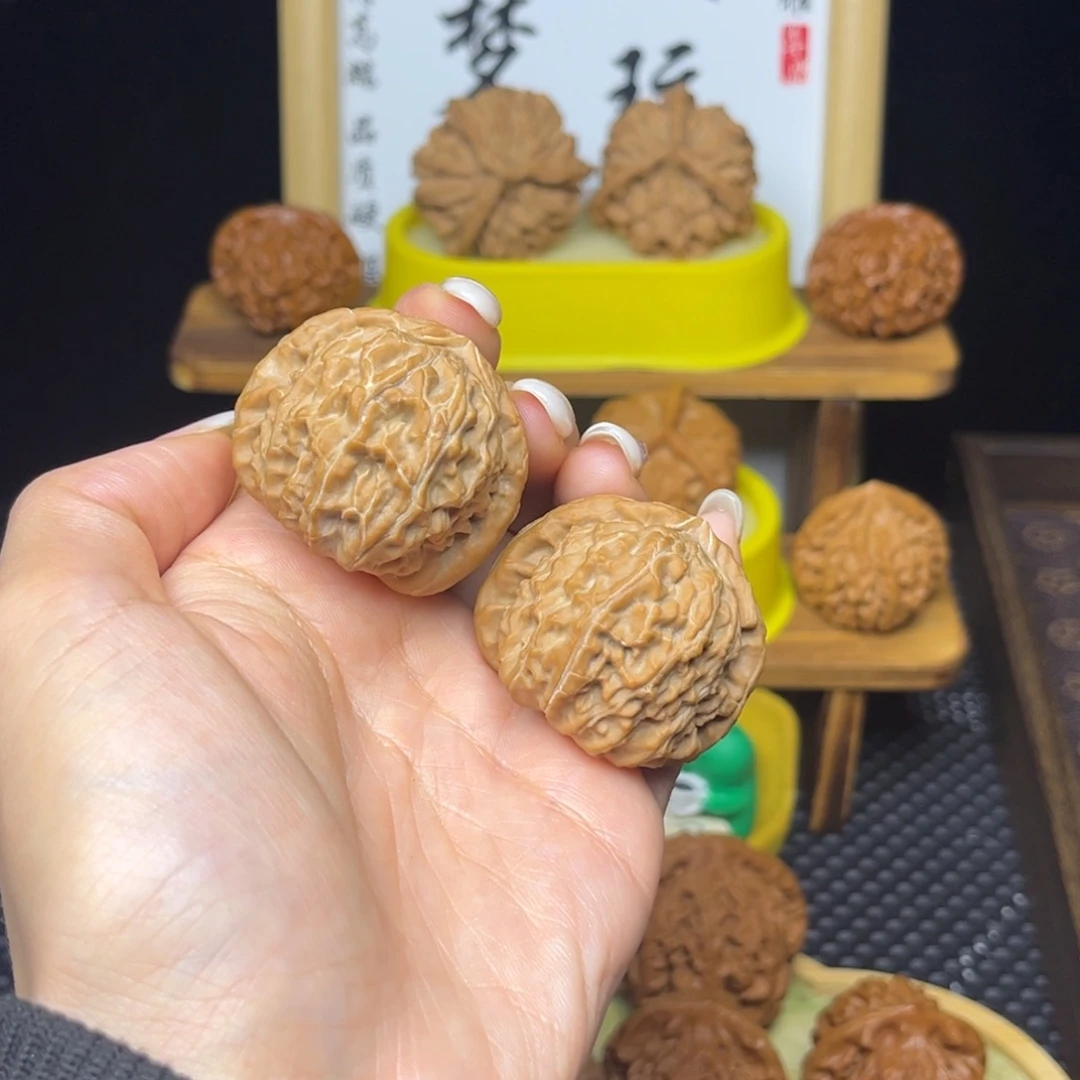 吊坠文玩核桃三角白39全白茬