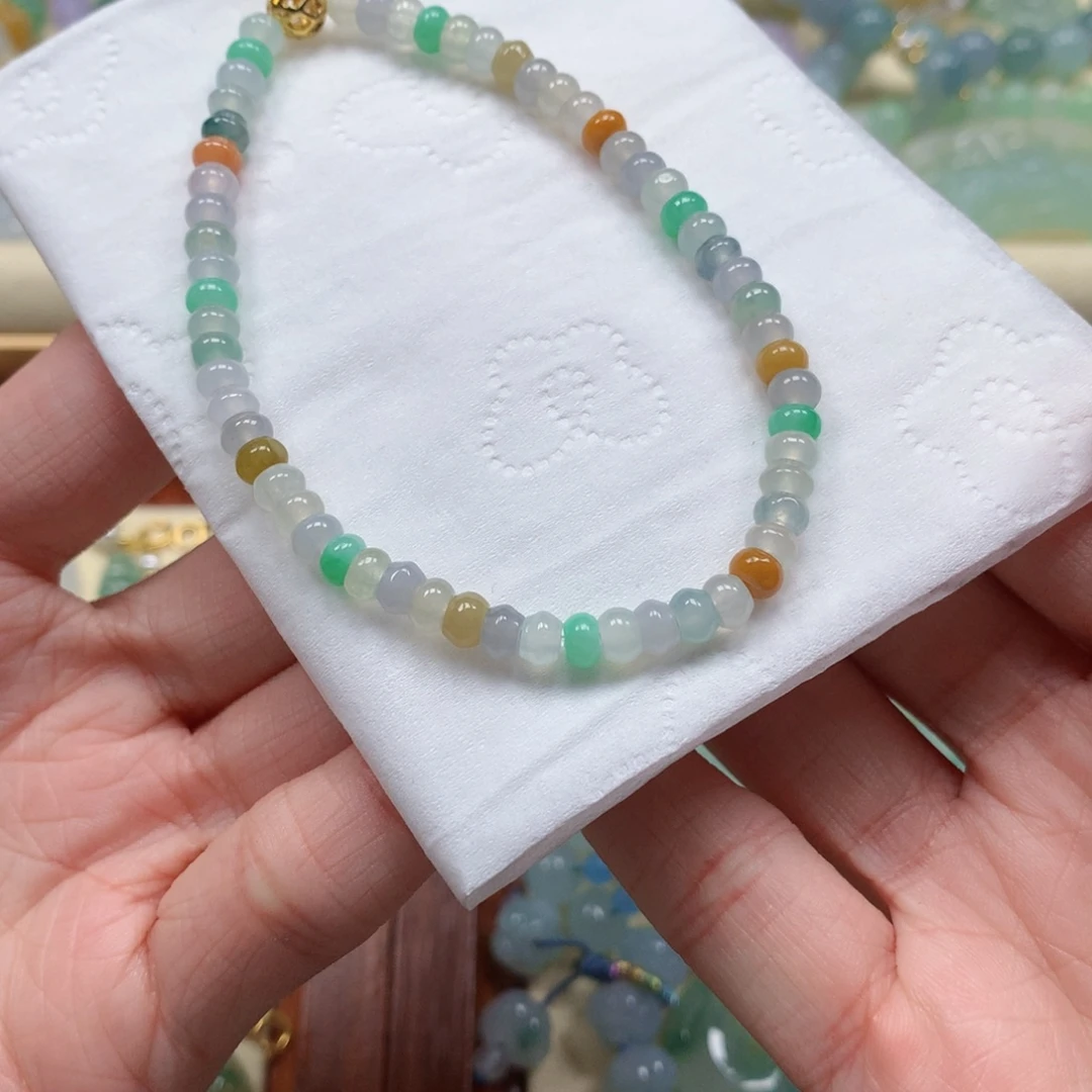 翡翠未镶嵌颈饰是