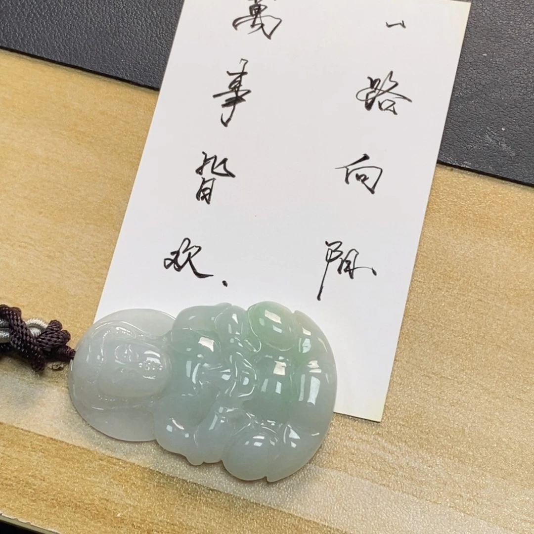 尛***ル翡翠未镶嵌颈饰天然