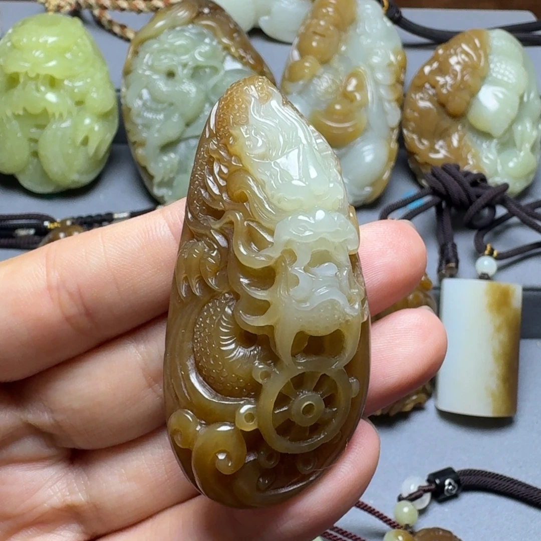 颈饰未镶嵌和田玉