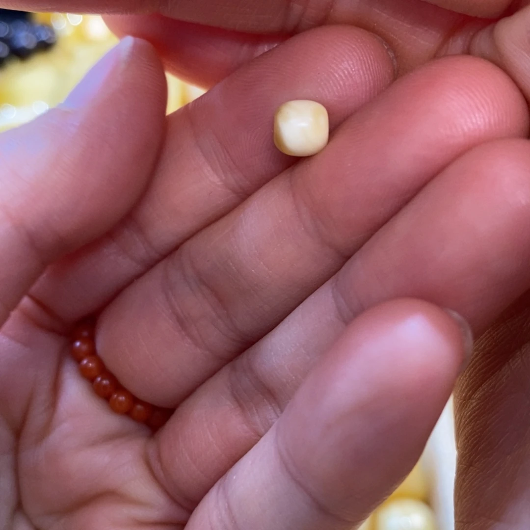 琥珀未镶嵌裸石蜜蜡配珠