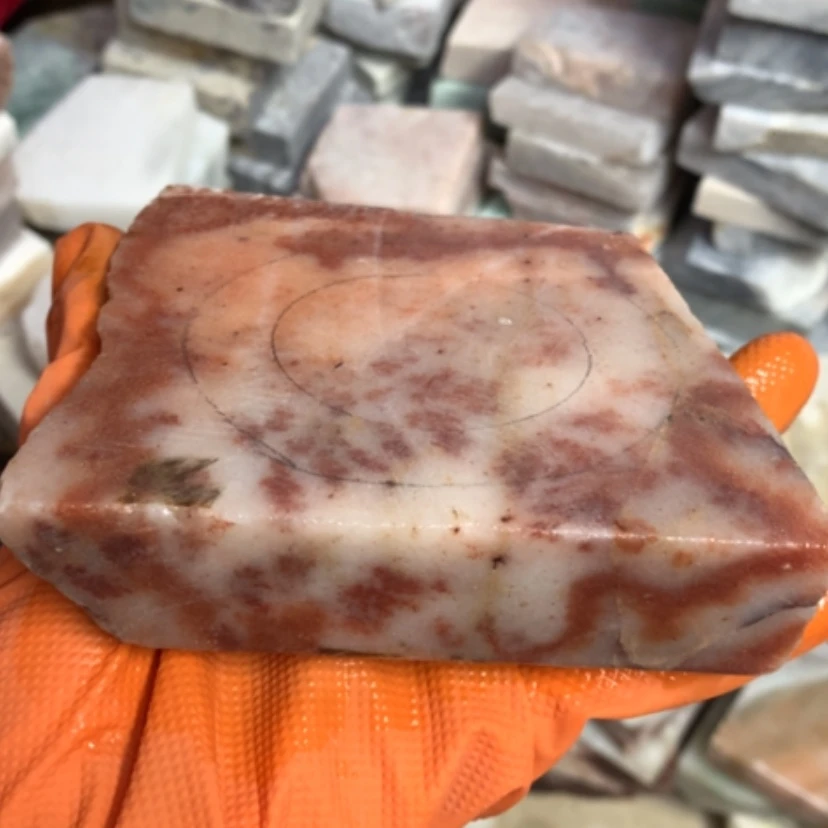 【闪购商品】未镶嵌手镯石英岩玉白底红草花