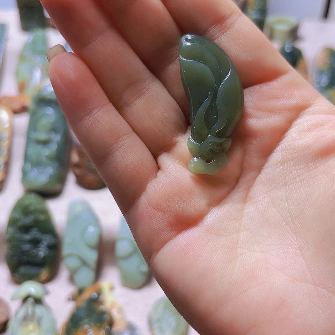 岫岩河磨玉（透闪石质玉）未镶嵌挂件