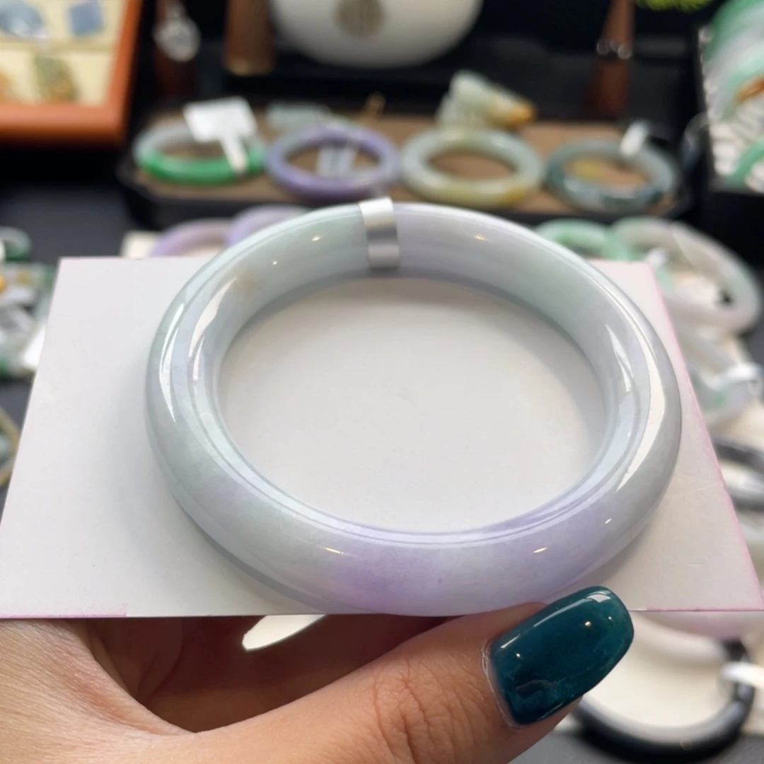 翡翠未镶嵌手镯57圆条纹裂