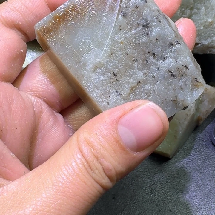 和田玉未镶嵌珠宝半成品