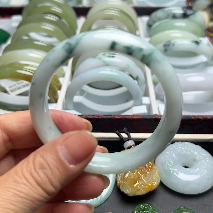 翡翠未镶嵌手镯天然