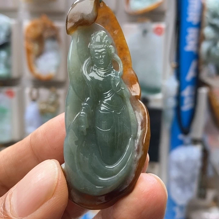 翡翠未镶嵌颈饰观音
