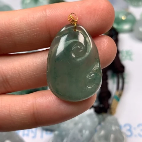 翡翠颈饰未镶嵌翡翠