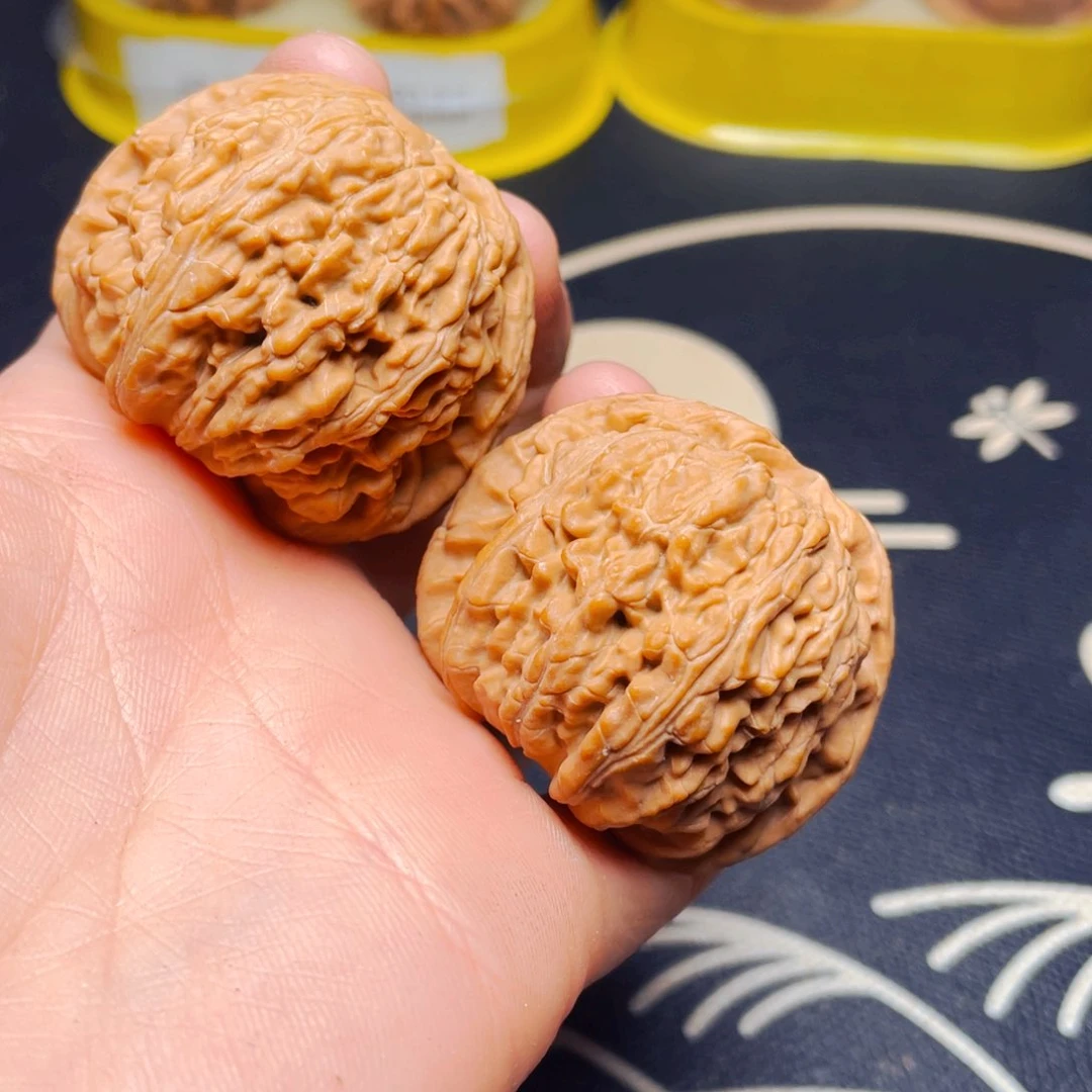 吊坠文玩核桃闷白一对