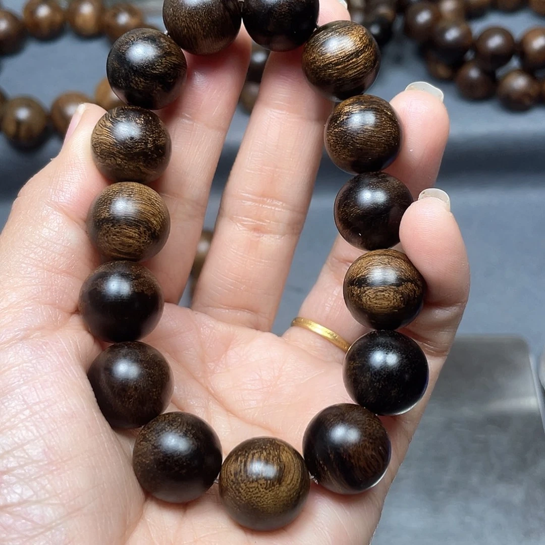 沉香手串白棋瘤疤1.5